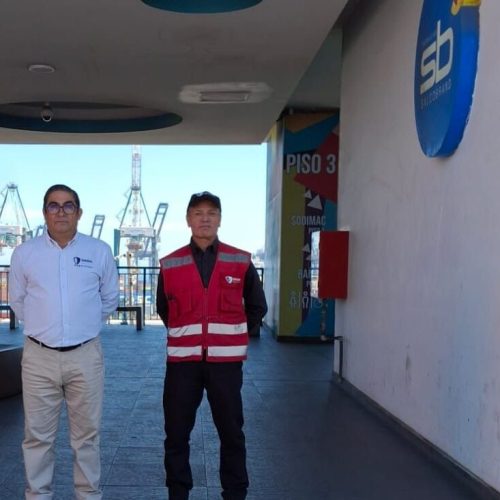 No solo contratamos guardias, construimos equipos